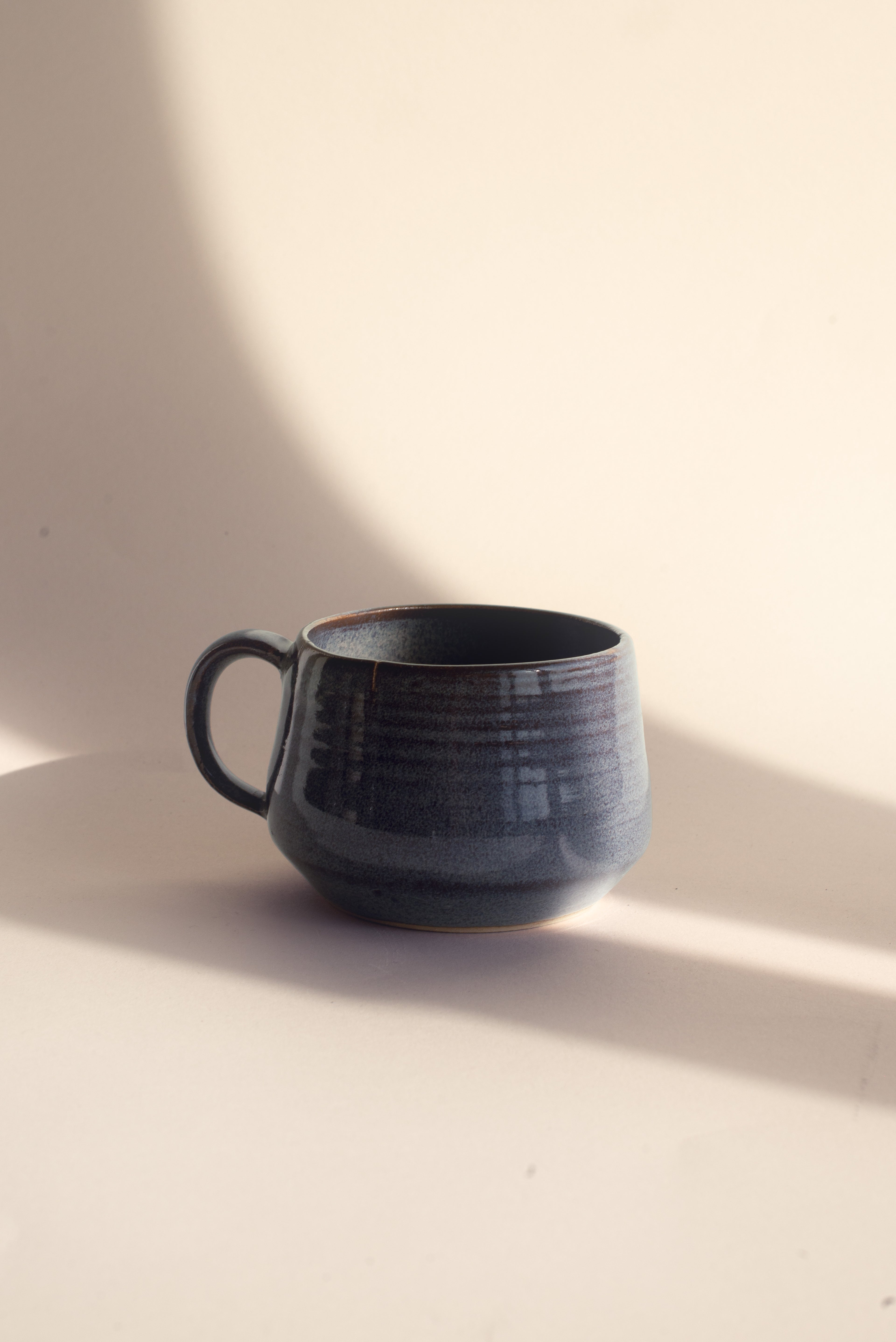 Tasse mit Henkel —