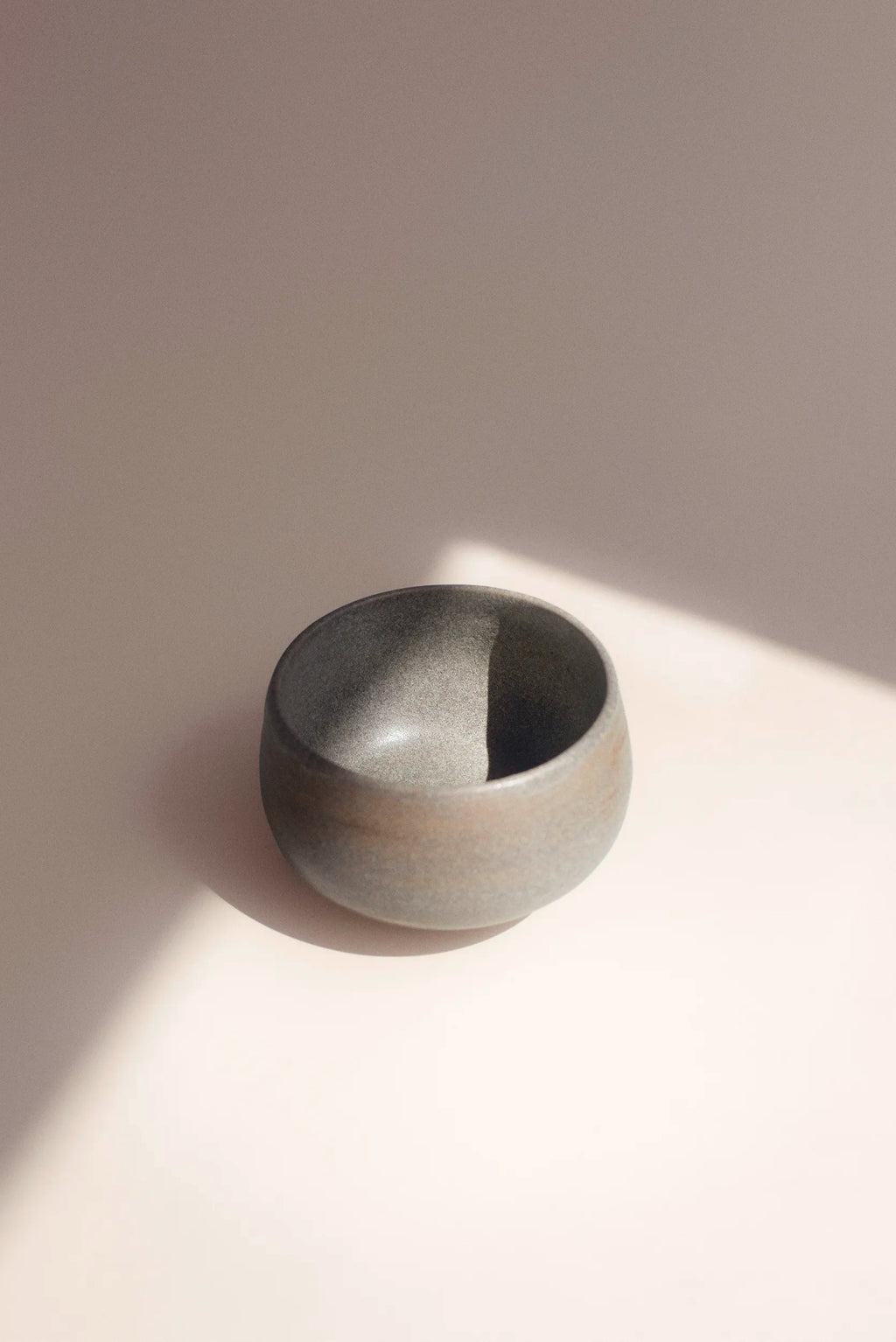 kleine tasse grau